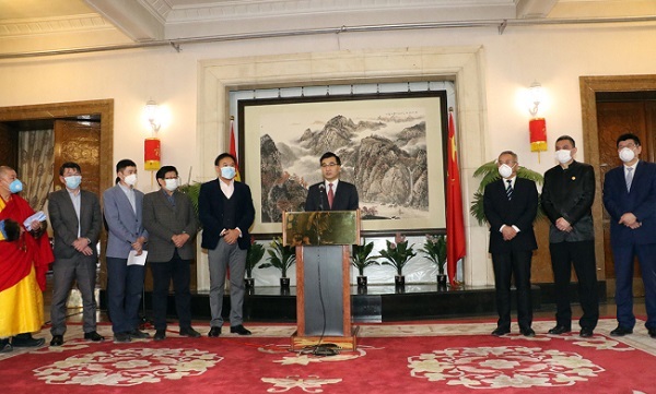 文章附图