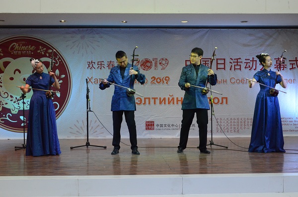 二胡合奏《新赛马》.JPG