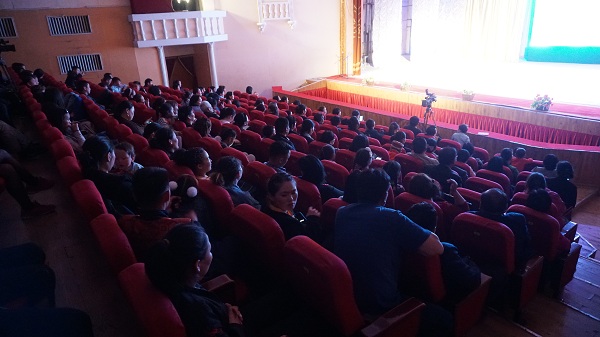 阿尔拜赫雷市演出现场.JPG