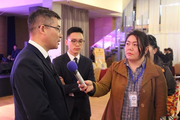 朱军利院长接受蒙古国一号电视台现场采访.JPG