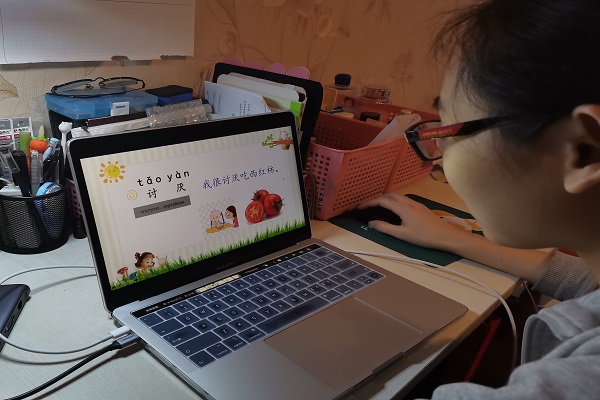 教师工作照片3-张颖游燕玲.jpg