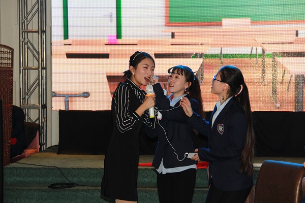 希望中学表演《最后一堂课》.JPG