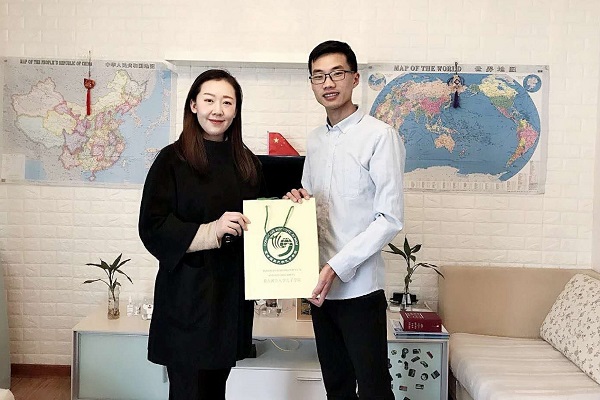 3走访慰问希望汉语中学公派教师.jpg