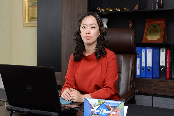 2.校长.JPG