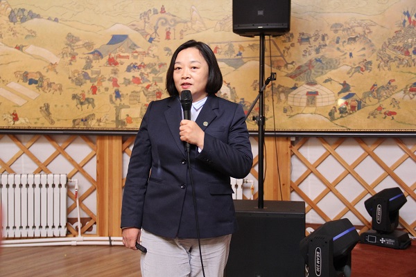 6公派专家教师敖特根其其格《蒙方（校师生）重视的几个方面》.JPG