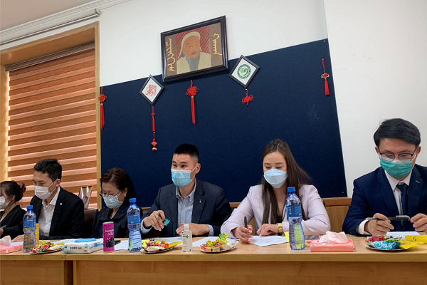 大学生决赛评委.png